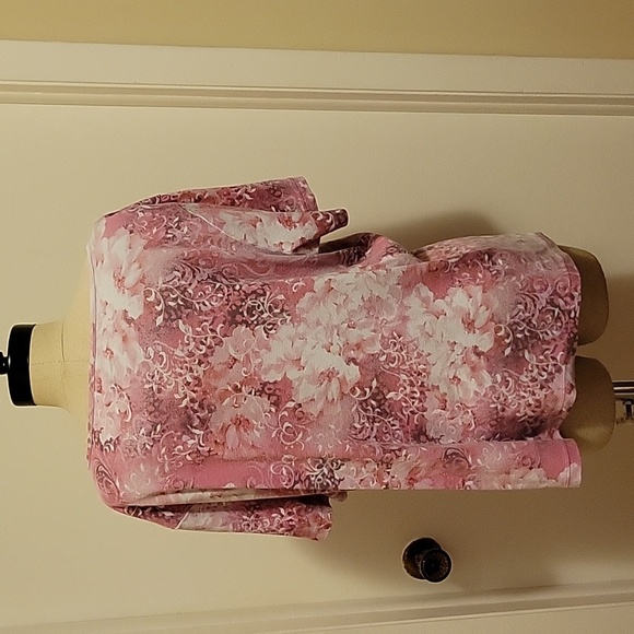 Bundle of 3: Laura Scott, Basic Editions and Time and Tru Short Sleeve Shirts - Picture 5 of 10